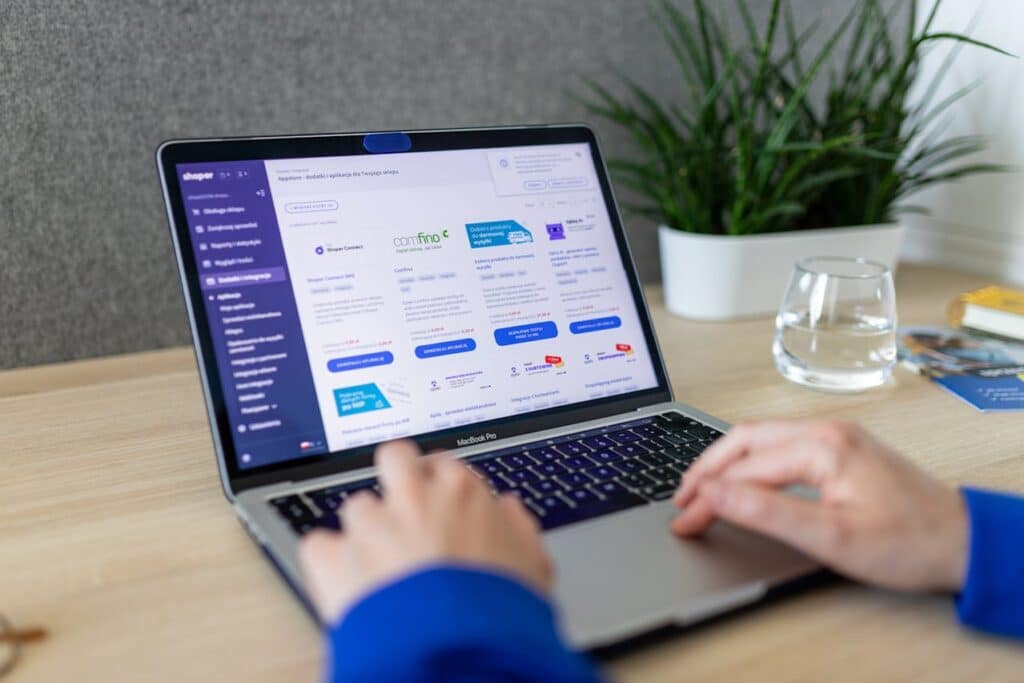 How to Scale an Online Business and Reach 6-Figure Revenue